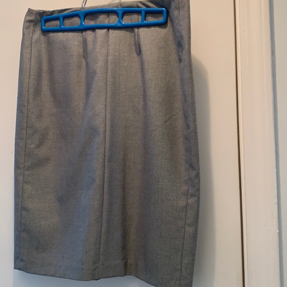Grey straight skirt.
